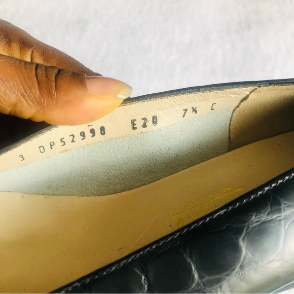 Salvatore Ferragamo flat shoe for corporate women - Picture 5 of 6